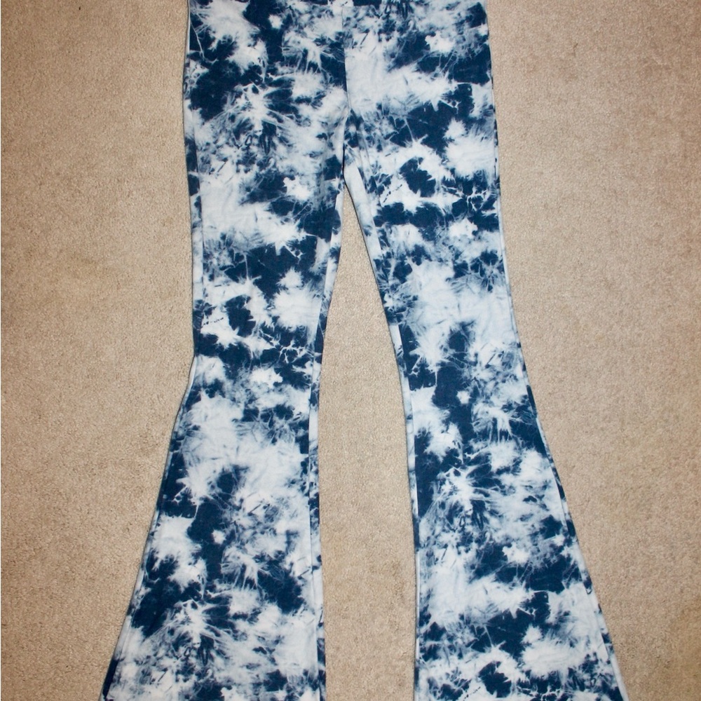 No Boundaries Blue and White Tie-Dye Pants